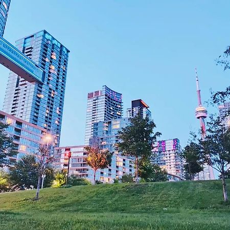 Upscale Downtown Toronto Condos By Cn Tower מראה חיצוני תמונה