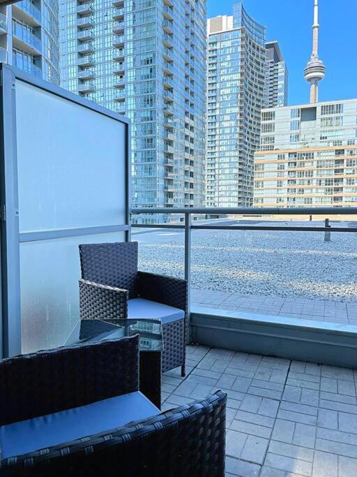 Upscale Downtown Toronto Condos By Cn Tower מראה חיצוני תמונה