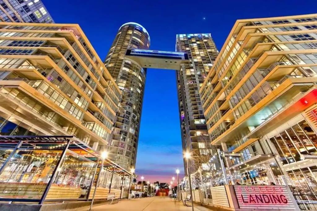 Upscale Downtown Toronto Condos By Cn Tower מראה חיצוני תמונה