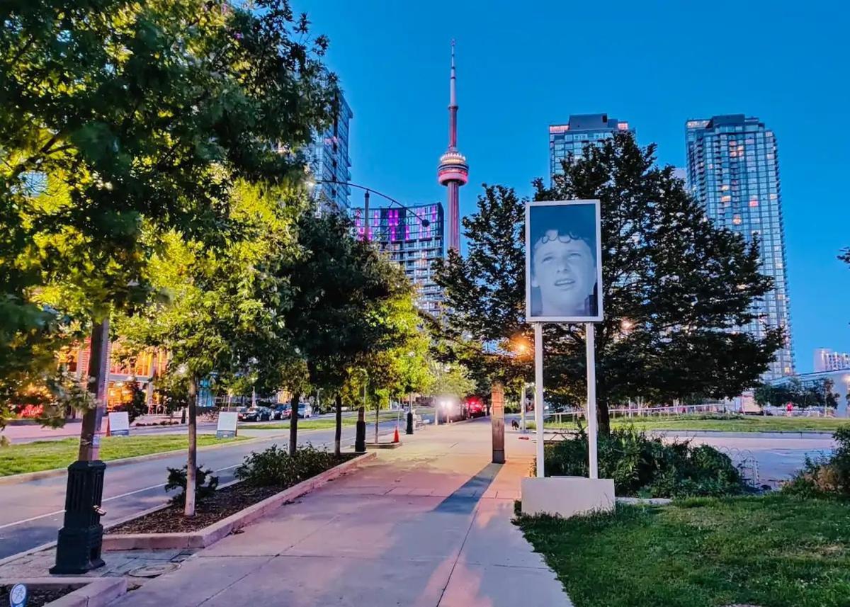 Upscale Downtown Toronto Condos By Cn Tower מראה חיצוני תמונה