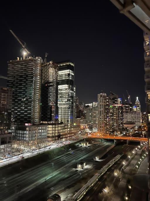 Upscale Downtown Toronto Condos By Cn Tower מראה חיצוני תמונה