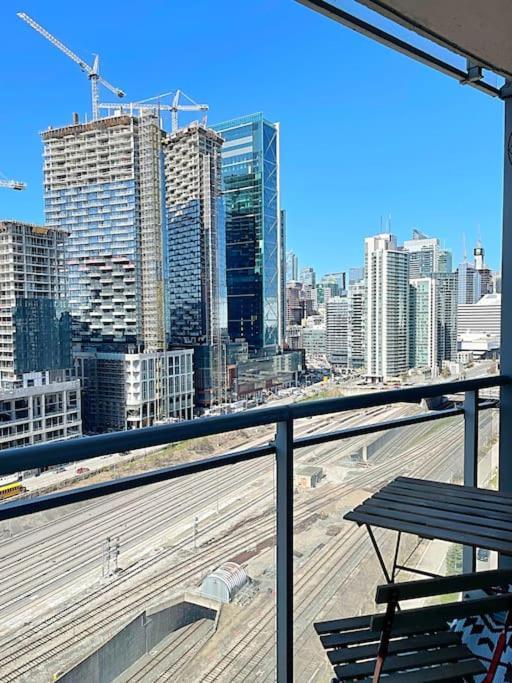 Upscale Downtown Toronto Condos By Cn Tower מראה חיצוני תמונה